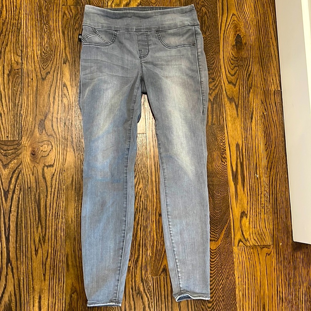 Rock & Republic Slimming Jeggings- Gray